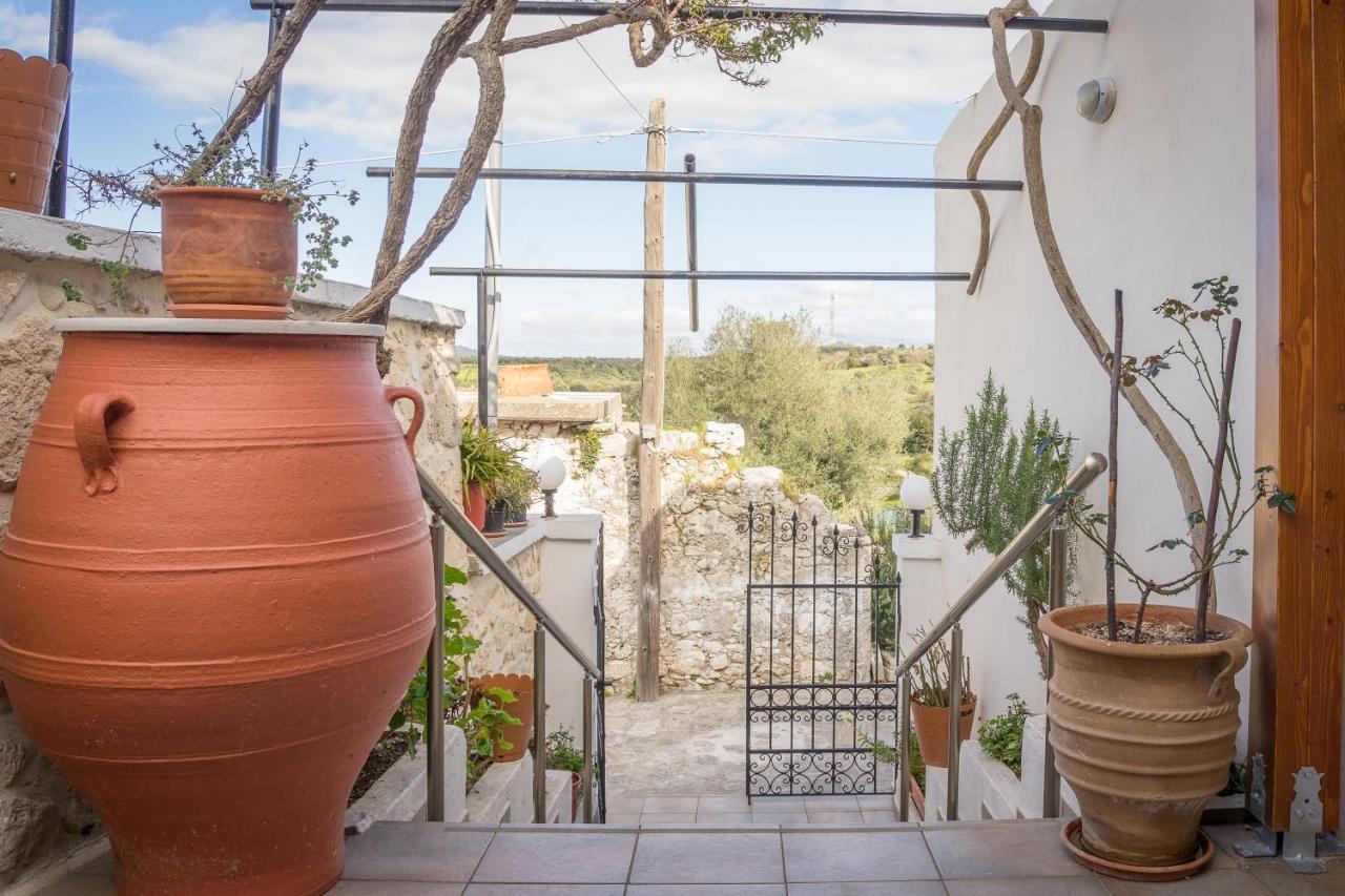 Tholos Arkhondikí Buitenkant foto